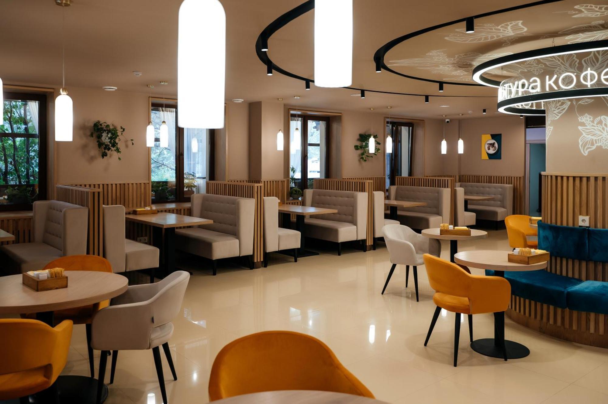 Victoria Hotel أورالسك المظهر الخارجي الصورة
