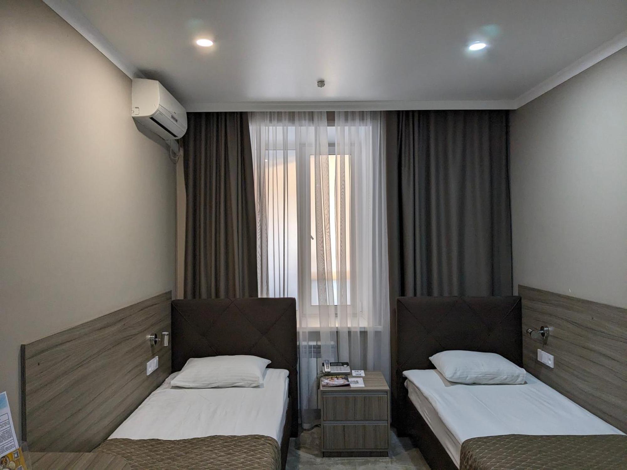 Victoria Hotel أورالسك المظهر الخارجي الصورة