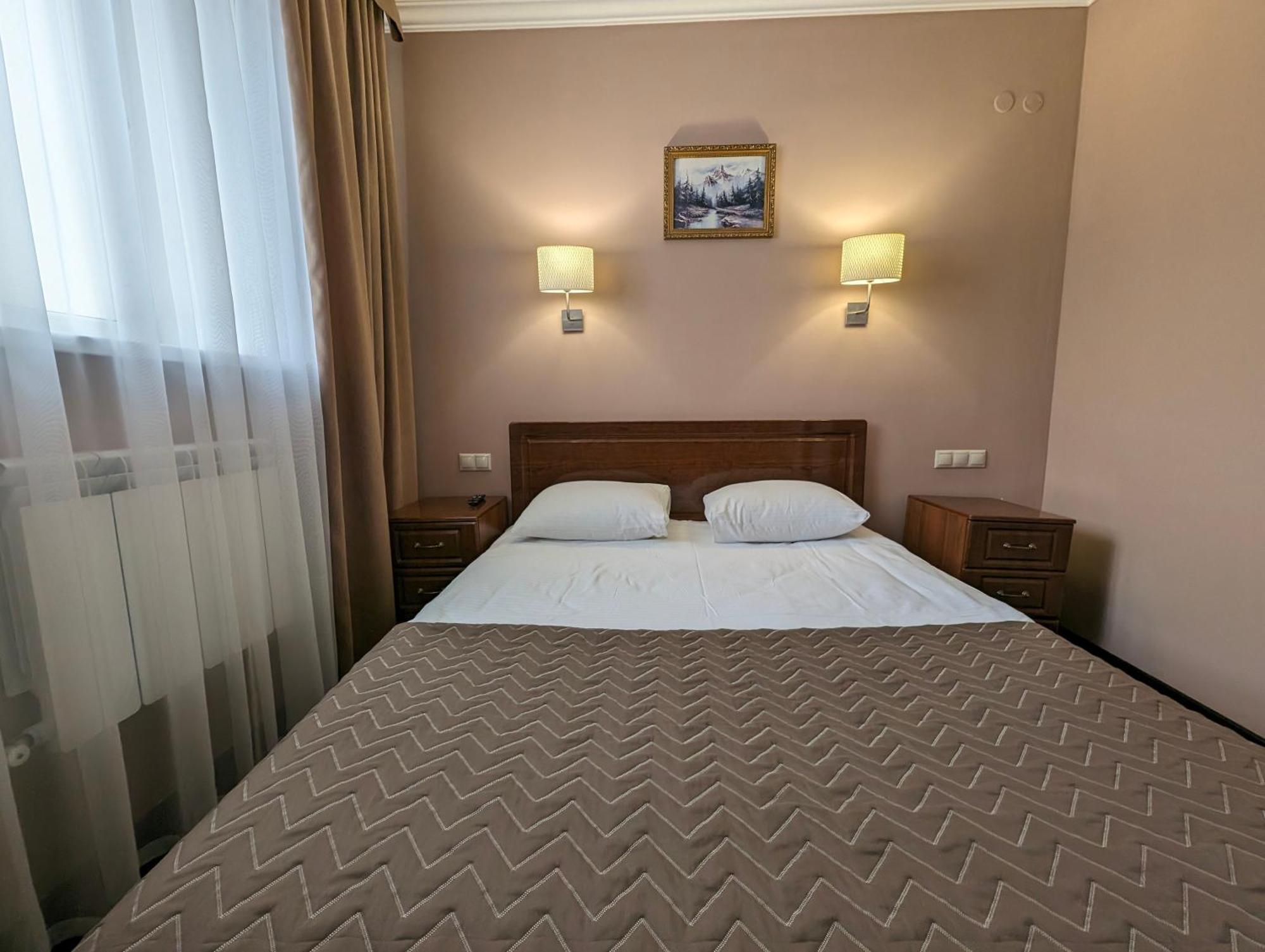 Victoria Hotel أورالسك المظهر الخارجي الصورة