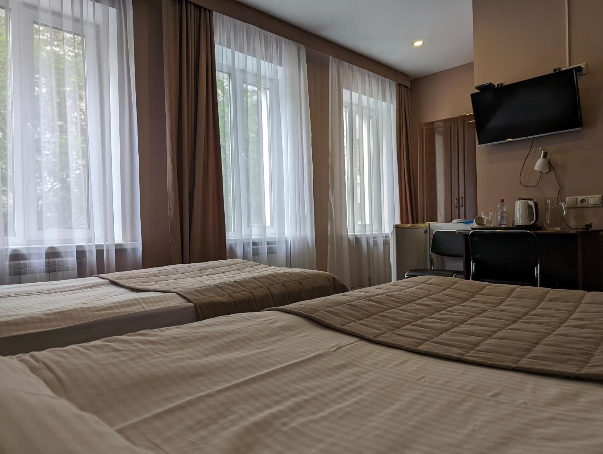 Victoria Hotel أورالسك المظهر الخارجي الصورة