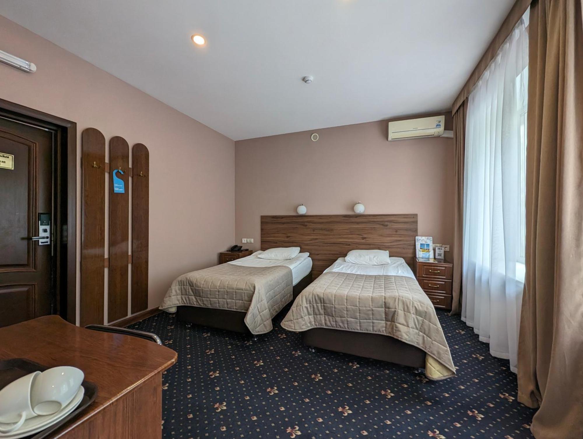 Victoria Hotel أورالسك المظهر الخارجي الصورة