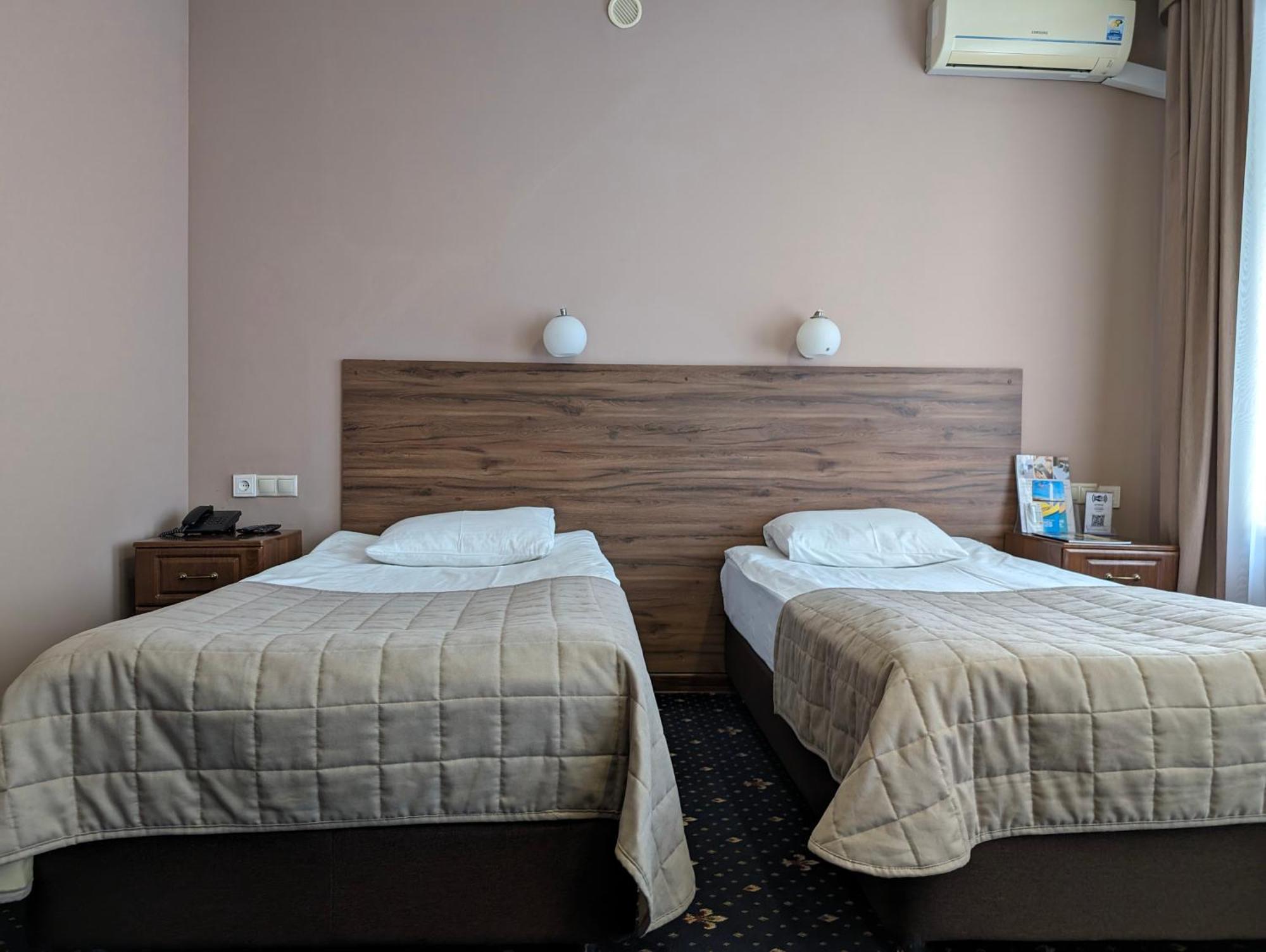 Victoria Hotel أورالسك المظهر الخارجي الصورة